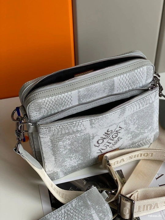 MESSENGER TRIO VUITTON LOUIS 0106